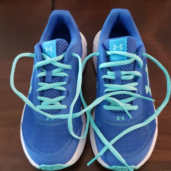 under armour shoes size 4